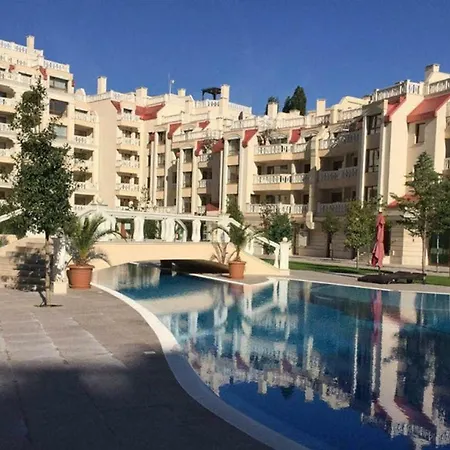 2 Bedroom In South Bay Apartment *